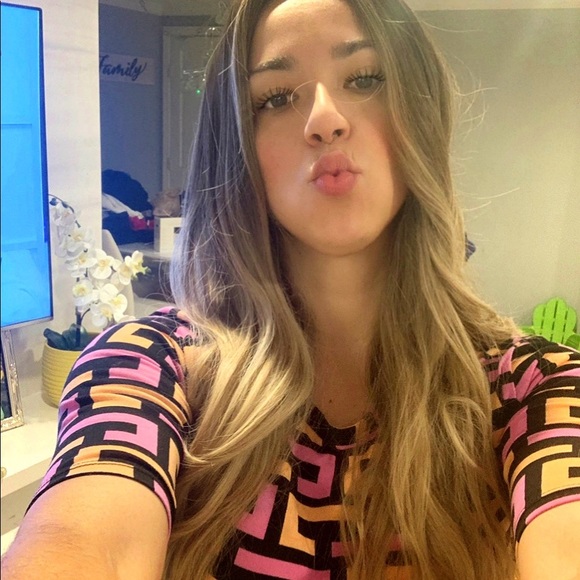 ☺️Meet your Posher, ♥️Bia  💕Welcome !😘 - Picture 15 of 16